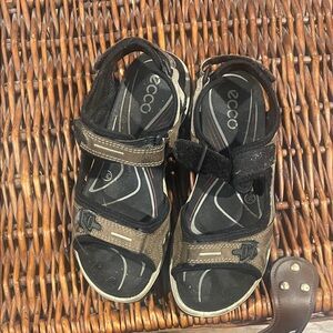 Ecco Women's Black and Brown Adjustable Strap Sandals